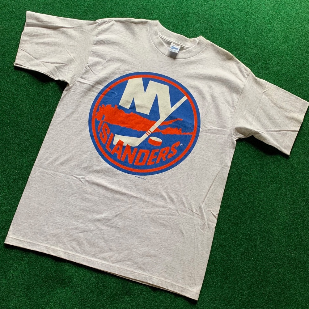 5/$30 Vintage 1993 NY Islanders hockey Shirt Size Large